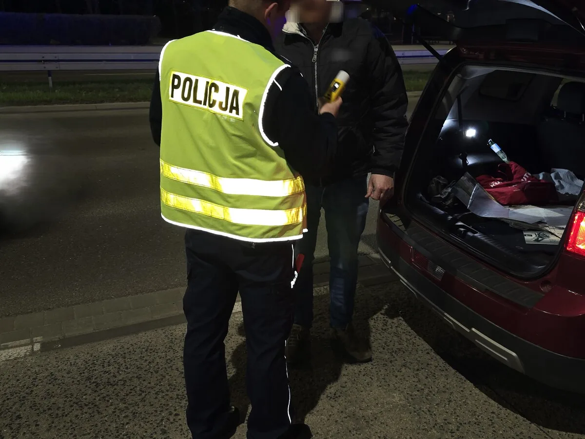 Kierowca z dwoma zakazami i pod wpływem narkotyków zatrzymany przez legnicką policję