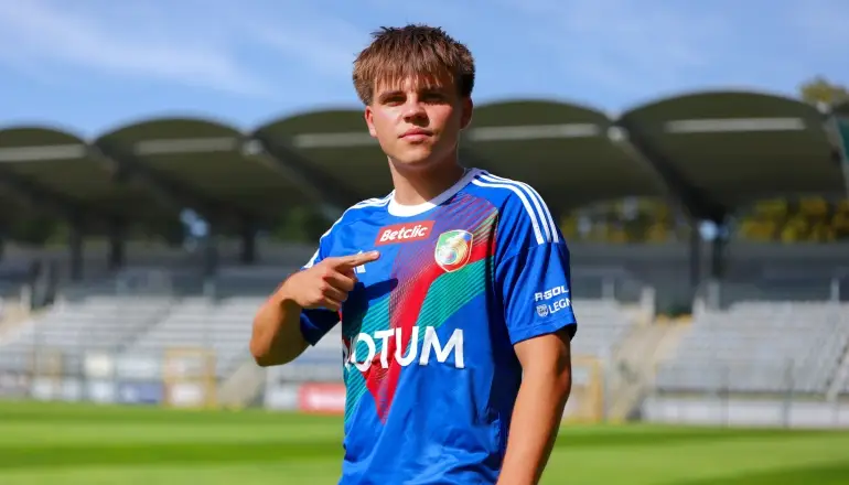 Oliwier Olewiński dołącza do Miedzi Legnica