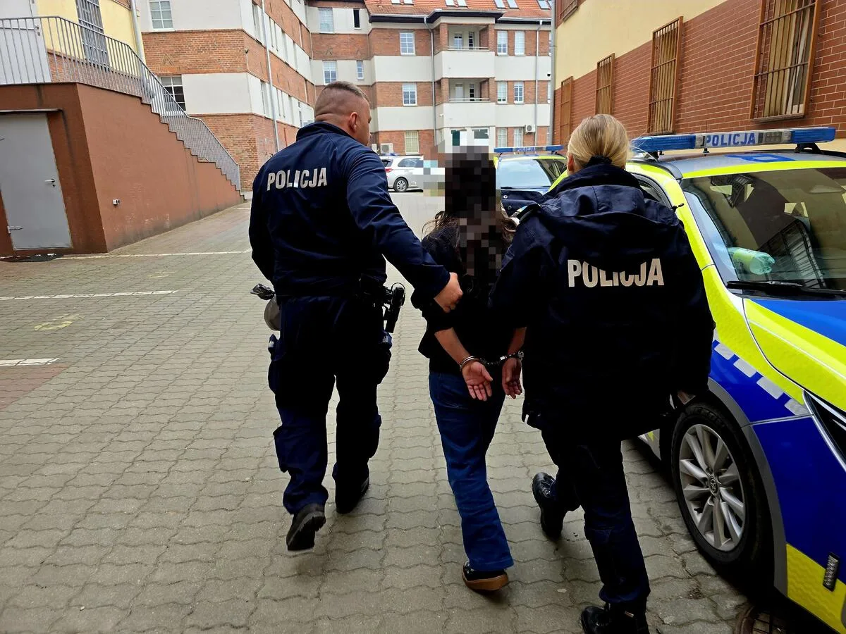 Szybka akcja policji: Zatrzymanie sprawczyni ataku na kuriera
