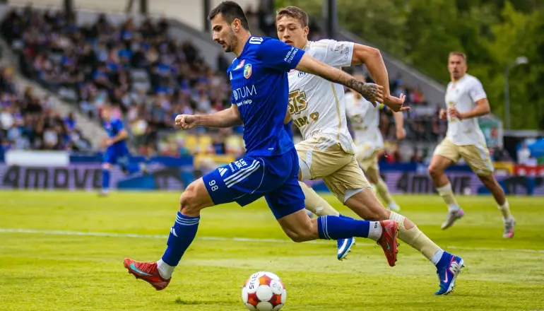 Ruch Chorzów i Miedź Legnica - Historia rywalizacji