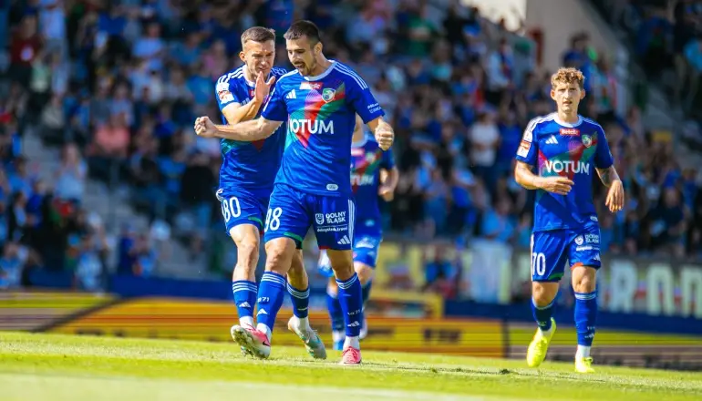 Miedź Legnica pokonuje Arkę Gdynia 2:0 w 5. kolejce Betclic 1 Ligi