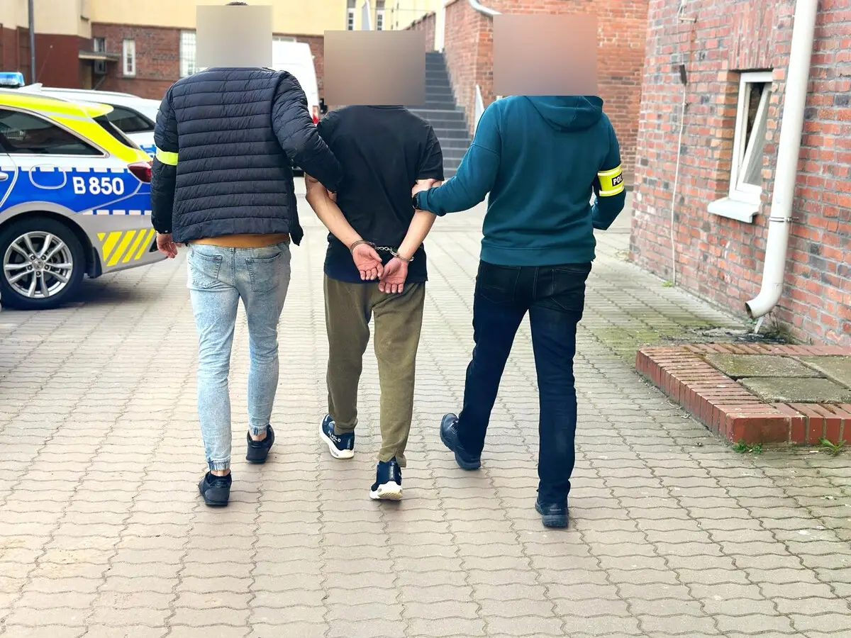 Zatrzymanie 44-latka po brutalnym ataku na 17-latka i interwencji kobiety