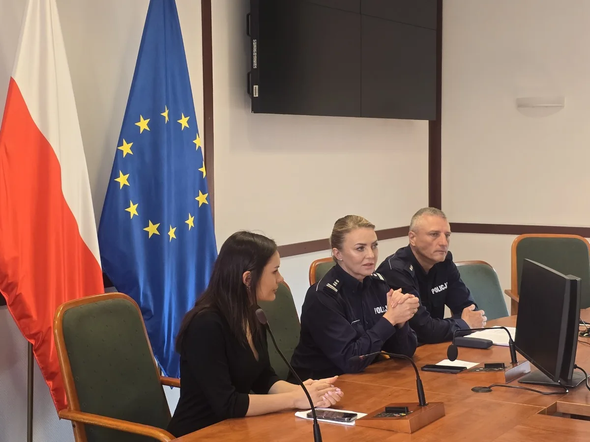 Spotkanie dotyczące bezpieczeństwa dzieci i młodzieży w Legnicy