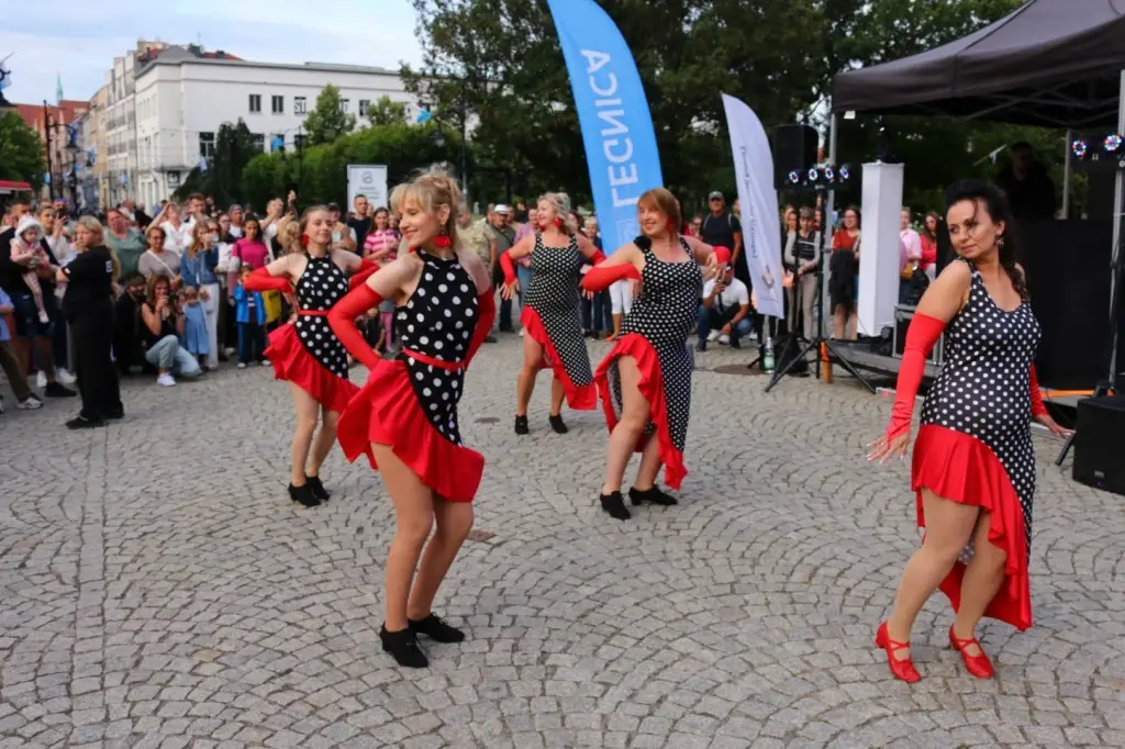Legnicka Potańcówka w stylu retro oraz Westernowy Koncert Familijny