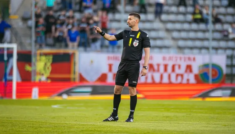 Szymon Łężny sędzią głównym meczu Miedzi z Podbeskidziem