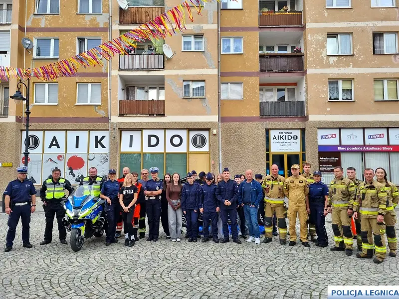 Symulacja wypadku drogowego podczas Dnia Bezpieczeństwa w Legnicy