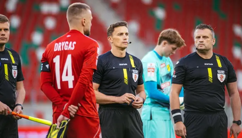 Mecz Miedzi z Chrobrym Głogów poprowadzi sędzia Paweł Malec