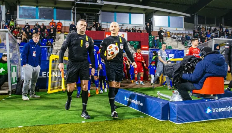 Mecz z Arką Gdynia poprowadzi sędzia Piotr Urban