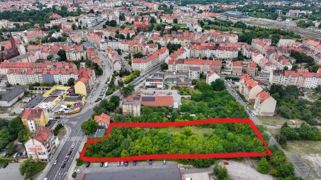 PKP wystawia na sprzedaż grunt inwestycyjny w Legnicy
